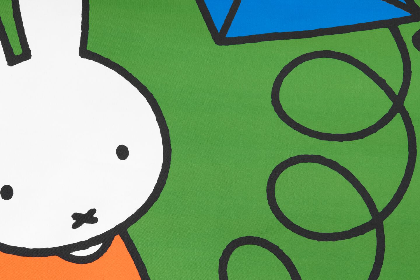 fatboy flying carpet x miffy green closeup
